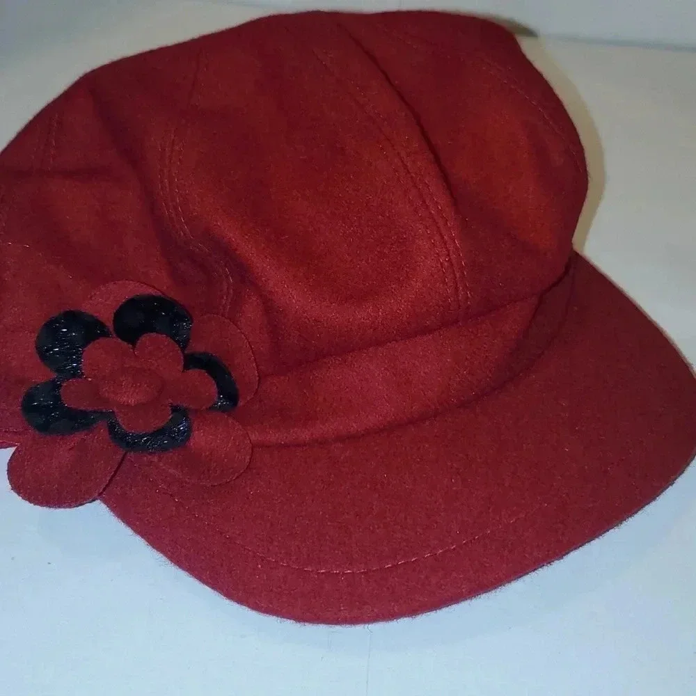 BETMAR RED WOOL ADJUSTABLE CAP BERET WITH FLOWER NWT